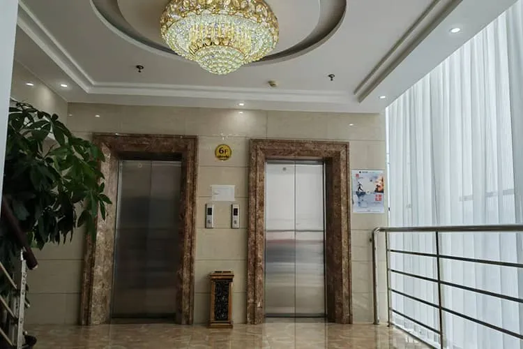Гостиница «Цзинь Юе», фото 1